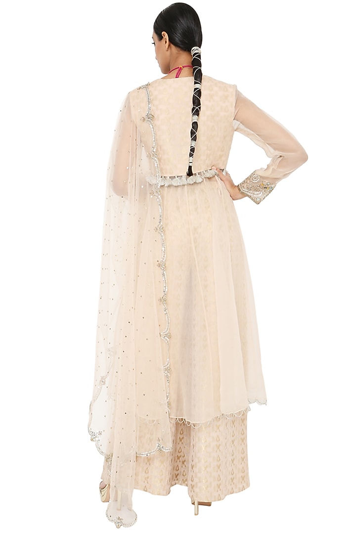 Blush Embroidered Kurta Set by Payal Singhal at Pernia's Pop Up Shop