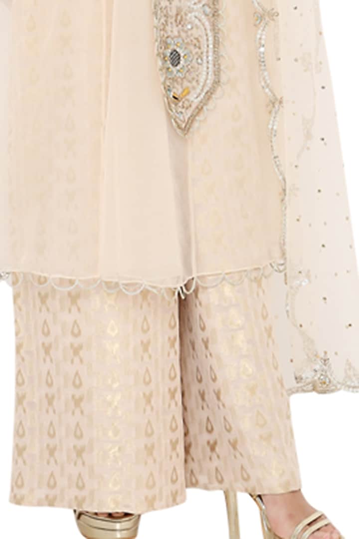 Blush Embroidered Kurta Set by Payal Singhal at Pernia's Pop Up Shop