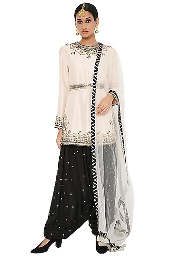 Stone White & Black Embroidered Kurta Set by Payal Singhal at Pernia's Pop Up Shop