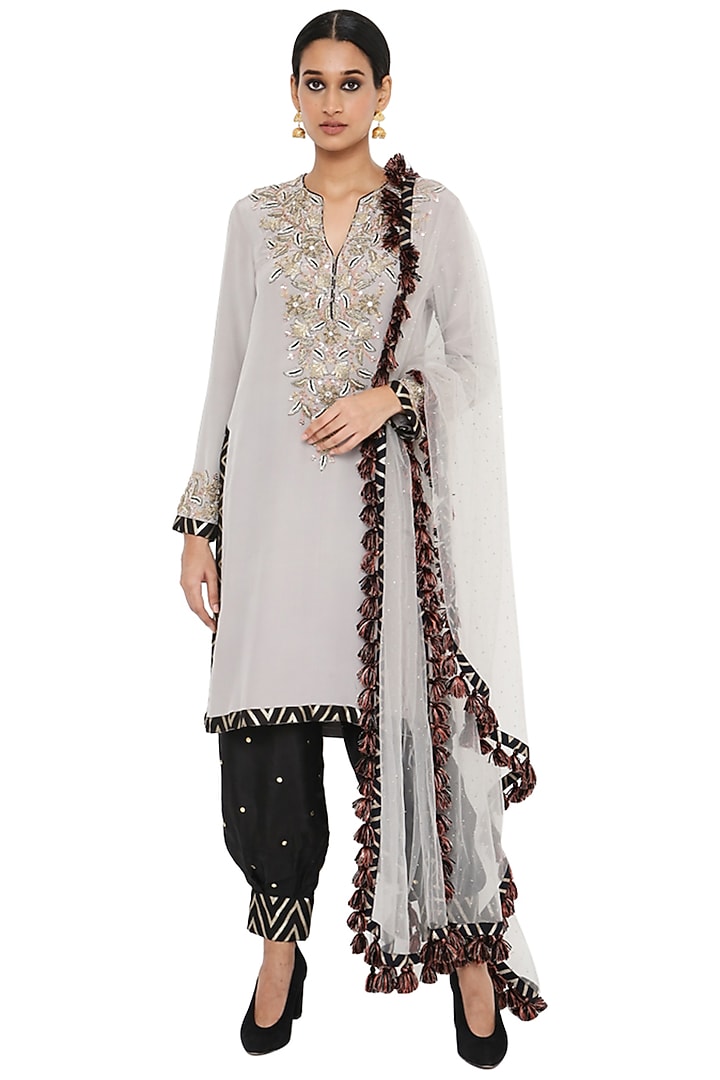 Grey & Black Embroidered Kurta Set by Payal Singhal at Pernia's Pop Up Shop