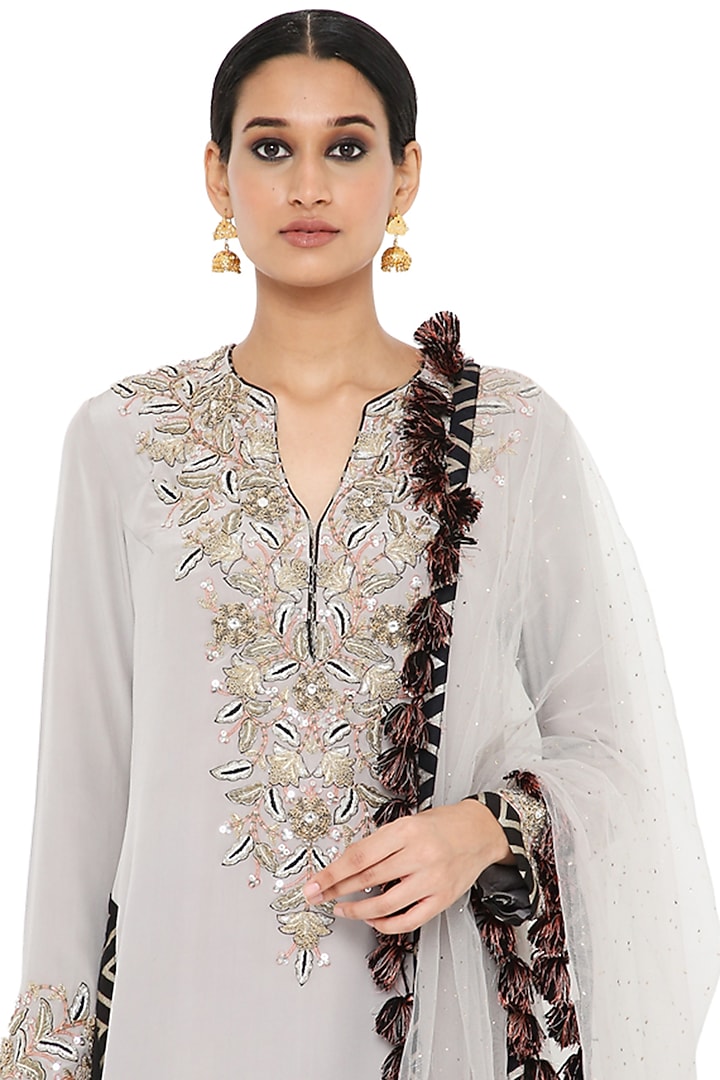 Grey & Black Embroidered Kurta Set by Payal Singhal at Pernia's Pop Up Shop
