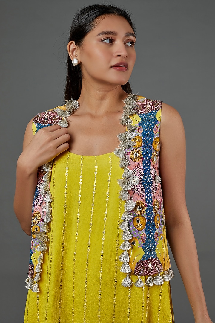 Yellow Embroidered Kurta Set by Payal Singhal at Pernia's Pop Up Shop