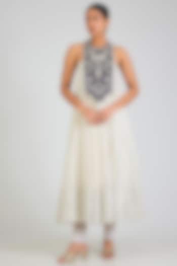 Off-White Silkmul Wedding Anarkali Set by Payal Singhal at Pernia's Pop Up Shop