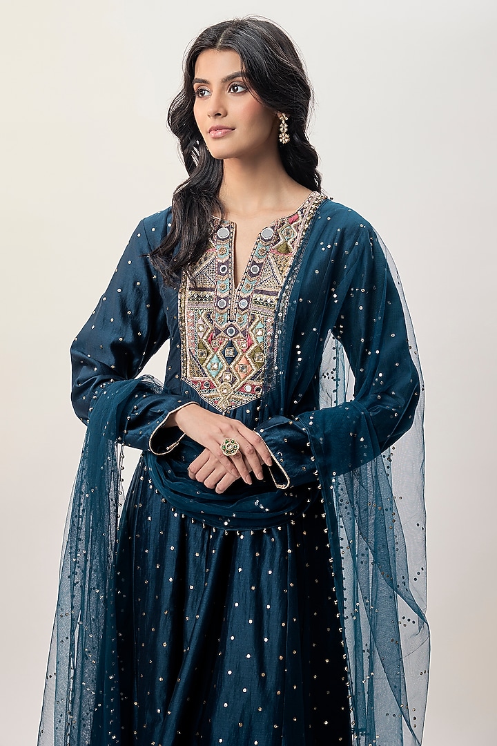 Navy Blue Mukaish Silkmul Embroidered Wedding Anarkali Set by Payal Singhal at Pernia's Pop Up Shop