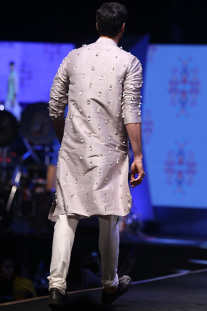 Grey & Off White Embroidered Kurta Set by Payal Singhal Men at Pernia's Pop Up Shop