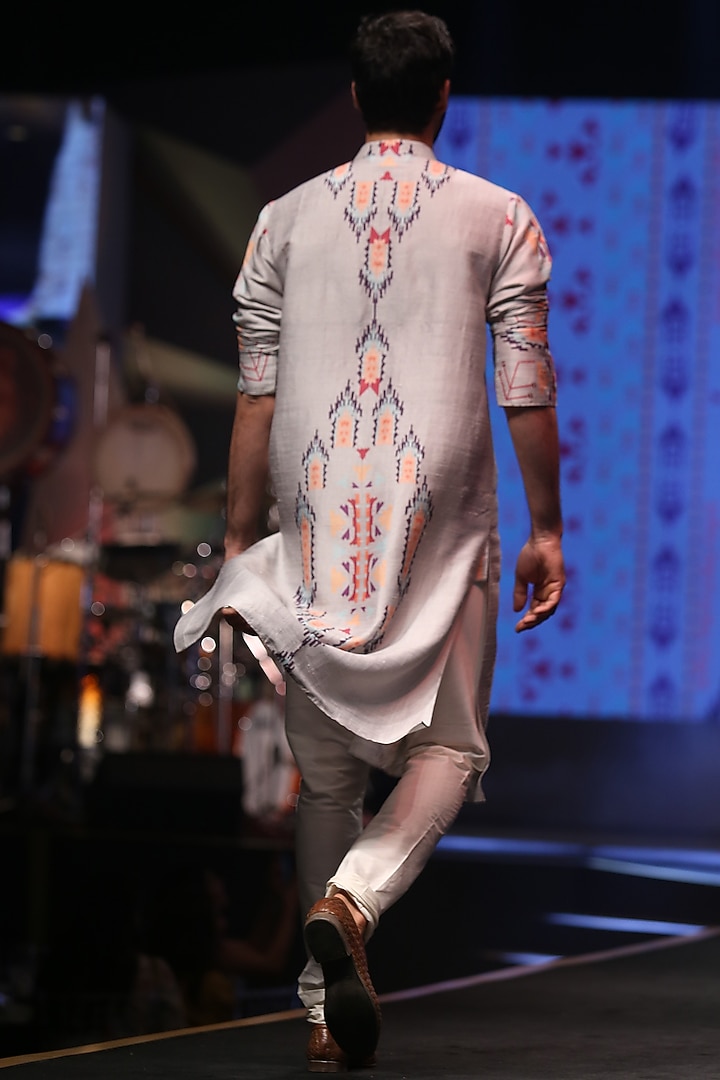 Grey & Off White Printed & Embroidered Kurta Set by Payal Singhal Men at Pernia's Pop Up Shop