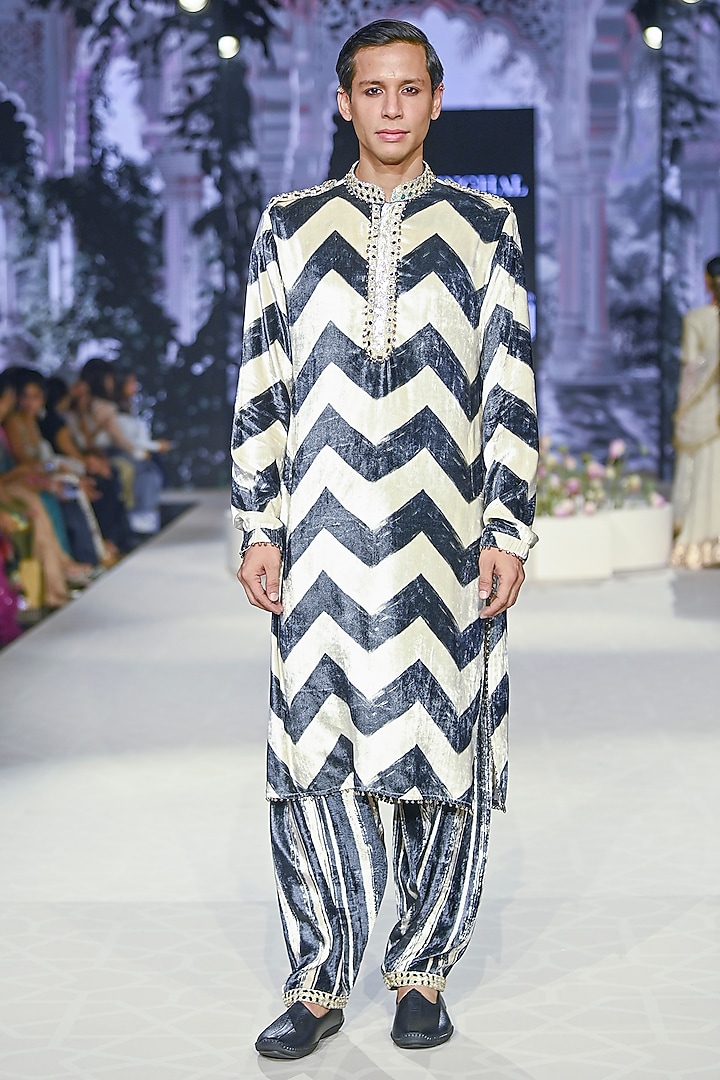 Off-White & Black Velvet Chevron Printed Kurta Set by Payal Singhal Men