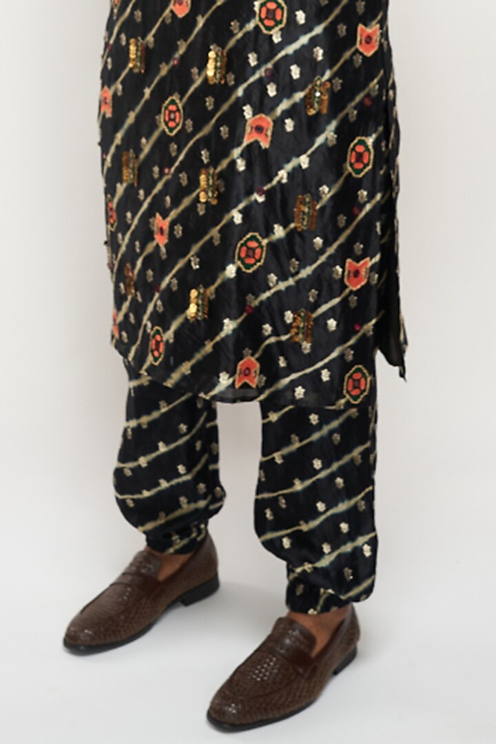 Black Embroidered Bomber Kurta Set by Payal Singhal Men at Pernia's Pop Up Shop
