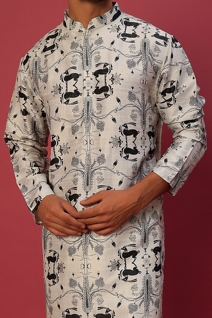 Grey Silk Digital Printed Kurta Set by Payal Singhal Men at Pernia's Pop Up Shop