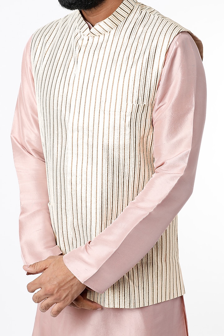 Rose Pink Kurta Set With Off White Bundi Jacket by Payal Singhal Men at Pernia's Pop Up Shop