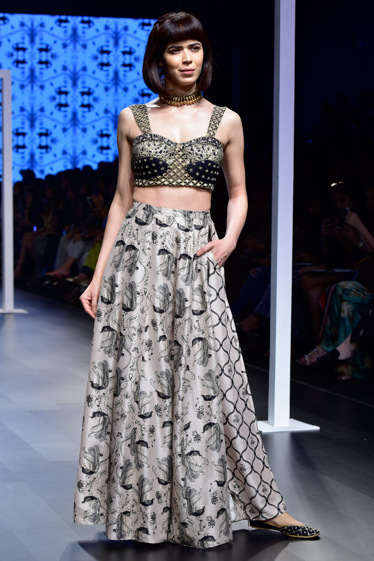 Black embroidered bustier with blush 