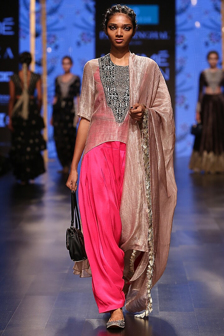Mouse Grey & Hot Pink Embroidered Kurta Set by Payal Singhal at Pernia's Pop Up Shop