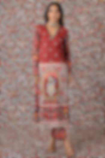 Maroon Freezy Twill Embellished Kurta Set by Payal & Zinal at Pernia's Pop Up Shop