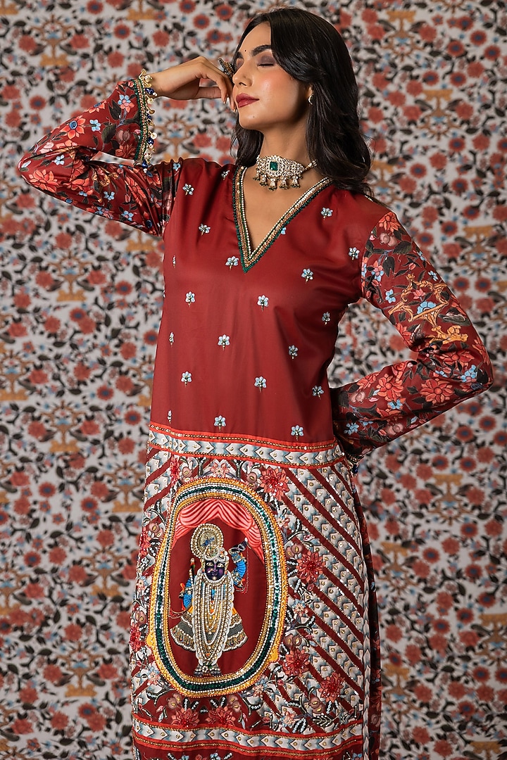 Maroon Freezy Twill Embellished Kurta Set by Payal & Zinal at Pernia's Pop Up Shop