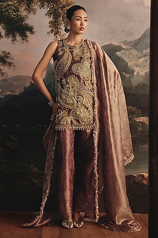 Mauve Tissue Paisley Embroidered Kurta Set by Payal & Zinal