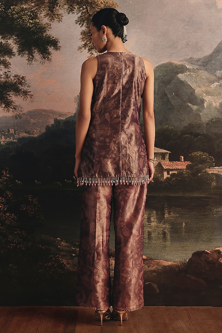 Mauve Tissue Paisley Embroidered Kurta Set by Payal & Zinal at Pernia's Pop Up Shop