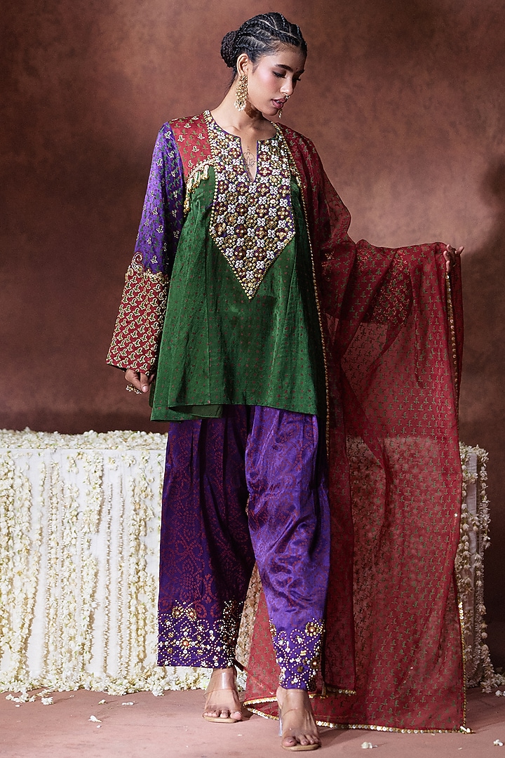 Multi-Colored Gajji Thread Work Kurta Set by Payal & Zinal at Pernia's Pop Up Shop