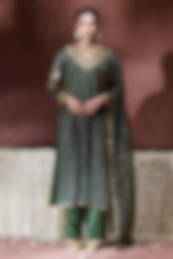 Olive Green Gajji Embellished Kurta Set by Payal & Zinal at Pernia's Pop Up Shop