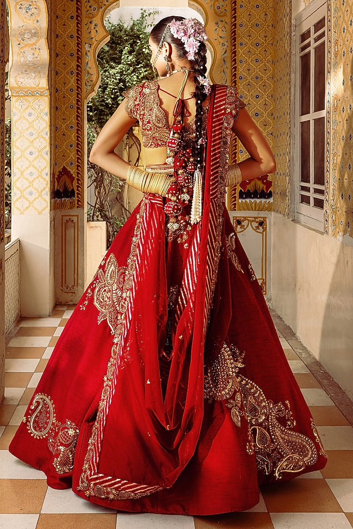 Red Organza Paisley Motif Embroidered Bridal Lehenga Set by Payal & Zinal at Pernia's Pop Up Shop