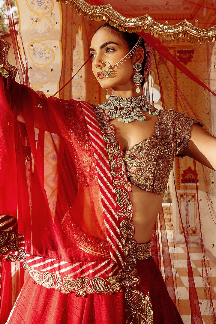 Red Organza Paisley Motif Embroidered Bridal Lehenga Set by Payal & Zinal at Pernia's Pop Up Shop