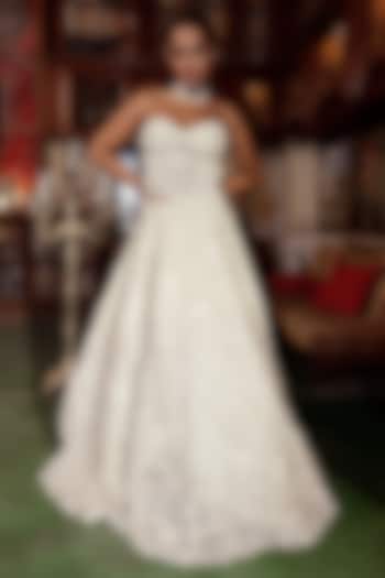 White Cutwork Lace Pearl Embellished Bridal Lehenga Set by Payal & Zinal at Pernia's Pop Up Shop