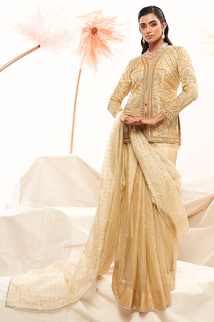 Golden Zari Fabric Embellished Wedding Saree Set by Payal & Zinal at Pernia's Pop Up Shop