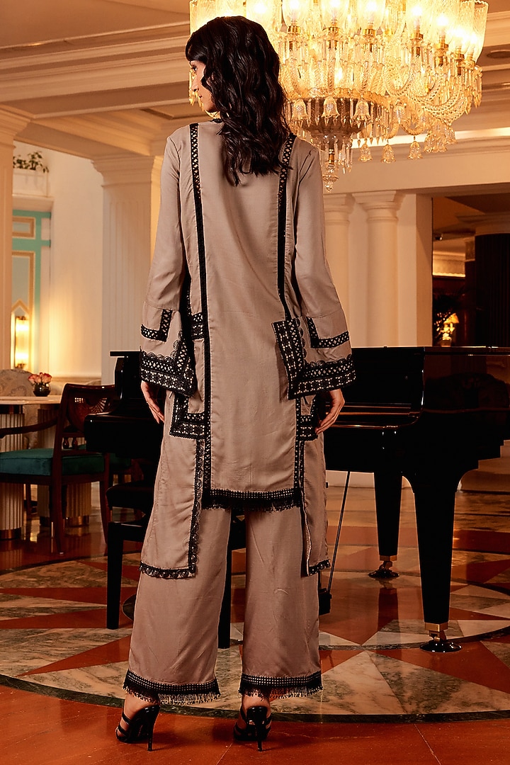 Grey Cotton Cambric Kurta Set by QALA CLOTHING at Pernia's Pop Up Shop