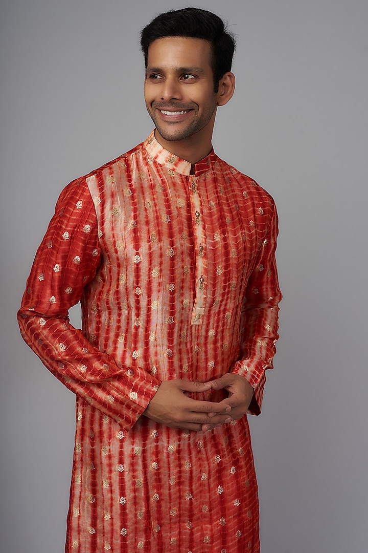 Red Bandhani Silk Kurta Set by Qbik Men at Pernia's Pop Up Shop