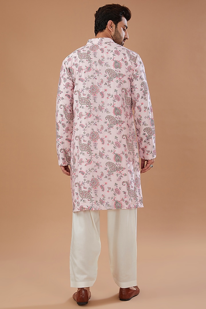 Pink Chanderi Silk Thread Embroidered Kurta Set by Qbik Men at Pernia's Pop Up Shop