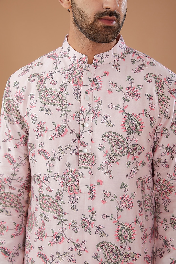 Pink Chanderi Silk Thread Embroidered Kurta Set by Qbik Men at Pernia's Pop Up Shop