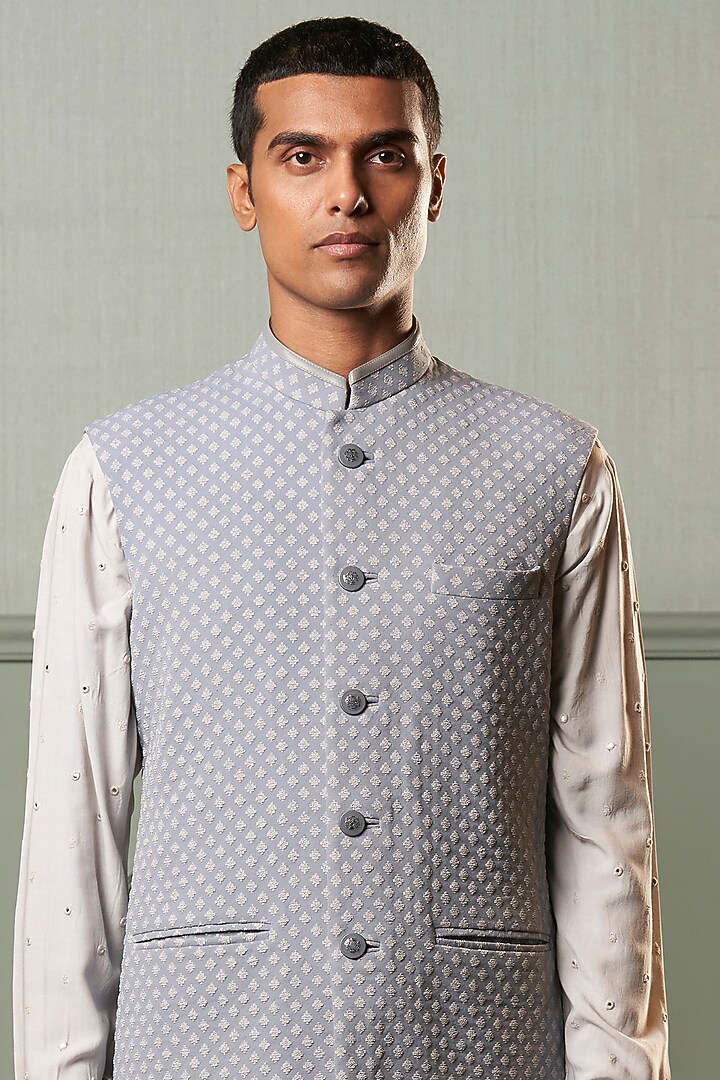 Powder Silk Embroidered Bundi Jacket Set by Qbik Men at Pernia's Pop Up Shop