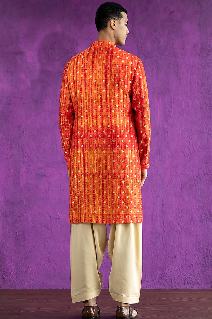 Red Bandhani Kurta Set by Qbik Men at Pernia's Pop Up Shop