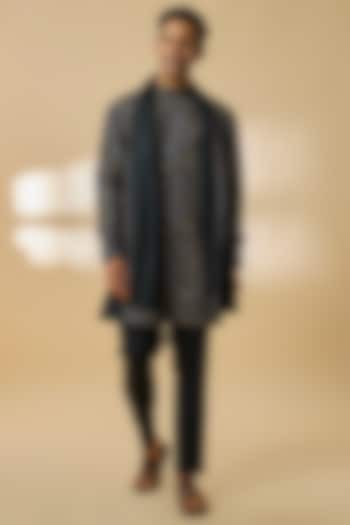 Black Pashmina Silk Embroidered Kurta Set by Qbik Men at Pernia's Pop Up Shop