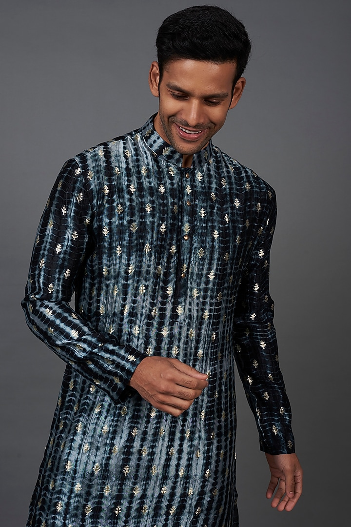 Black Banarasi Silk Bandhani Printed Kurta Set by Qbik Men at Pernia's Pop Up Shop