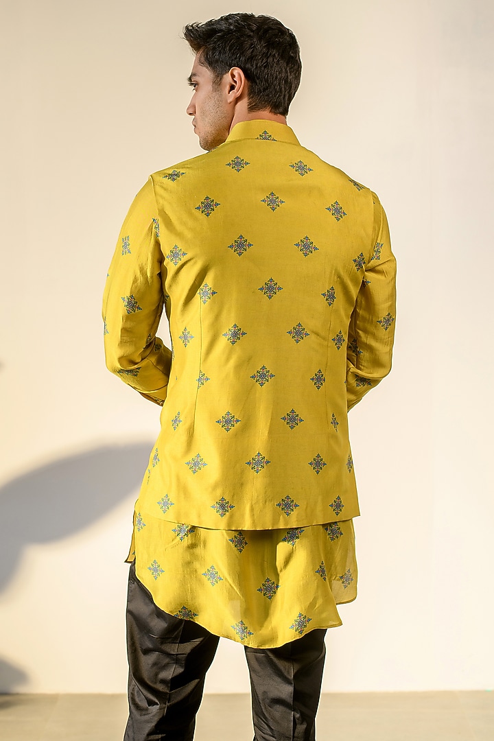 Yellow Russian Silk Digital Printed Bundi Set by Quintessential Basic at Pernia's Pop Up Shop