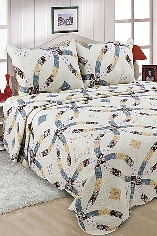 Ivory Traditional Quilted Bedspread Set (Set of 3) by Quilting Tree