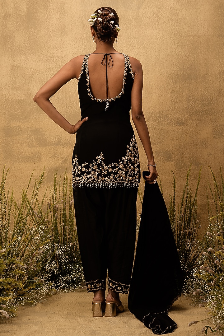 Black Chanderi Silk Mirror Embroidered Kurta Set by Quench A Thirst at Pernia's Pop Up Shop