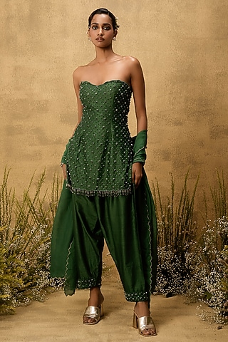 Green Chanderi Silk Cutdana Embroidered Kurta Set by Quench A Thirst