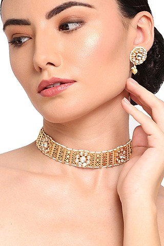 Gold Finish Kundan Polki Choker Necklace Set by Queen Be
