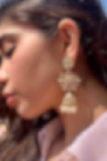 Gold Finish Kundan Polki Jhumka Earrings In 18 Kt Gold by Queen Be at Pernia's Pop Up Shop