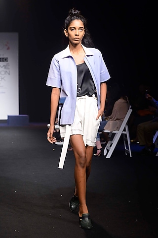 White Knotted Tie Up Shorts by QUO
