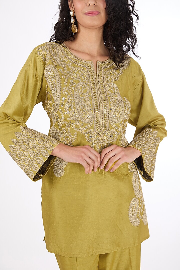 Glaze Mustard Dola Silk Applique Embroidered Kurta Set For Girls by Raas Couture at Pernia's Pop Up Shop