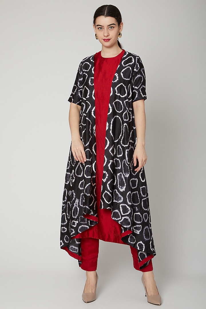 Black & Red Tie-Dye Cape Set by Rachana Ved at Pernia's Pop Up Shop
