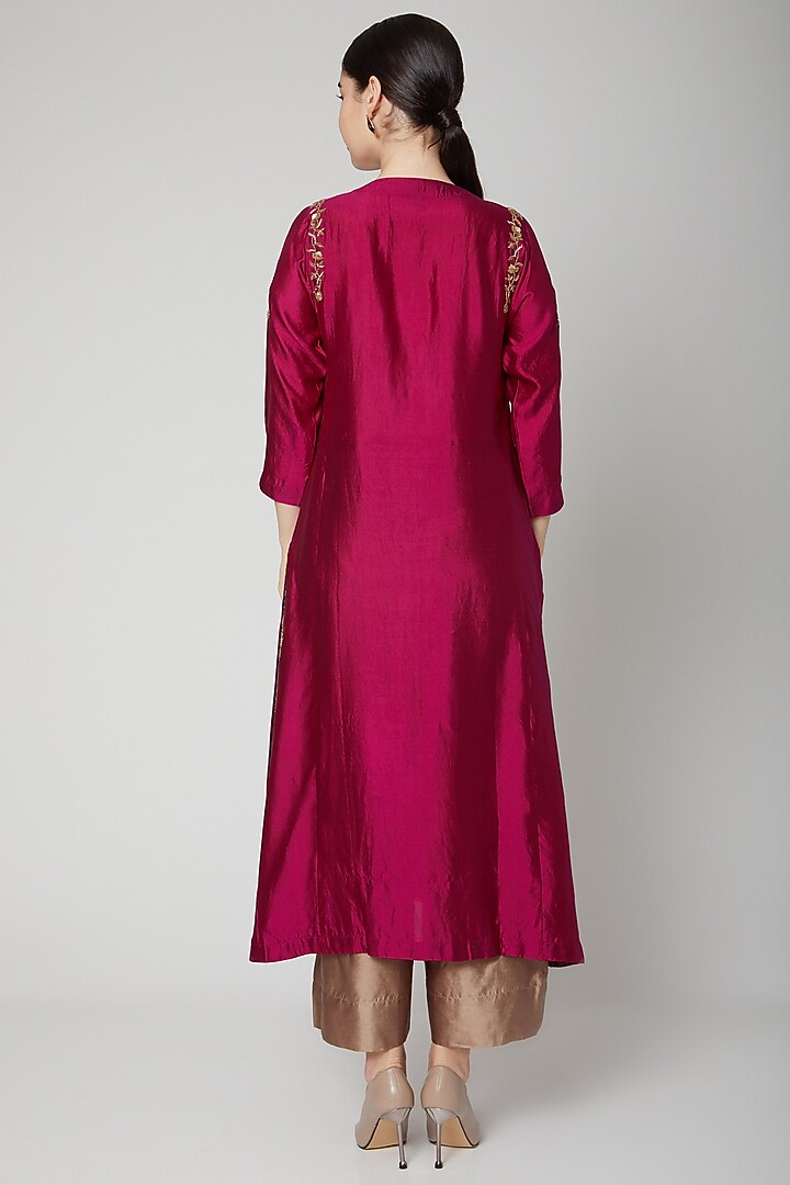Magenta Embroidered Panel Kurta by Rachana Ved at Pernia's Pop Up Shop