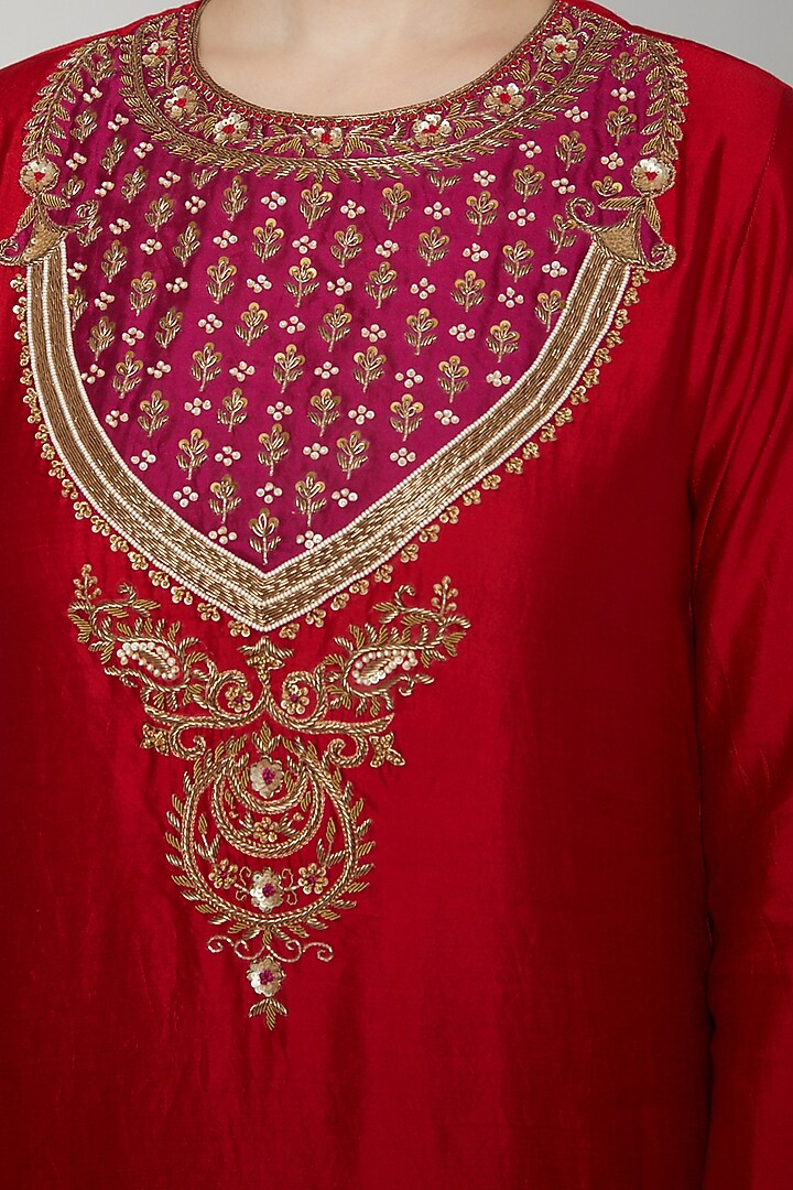 Red Embroidered Straight Kurta by Rachana Ved at Pernia's Pop Up Shop