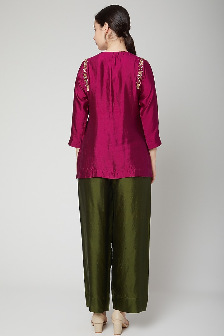 Wine Embroidered Short Kurta by Rachana Ved at Pernia's Pop Up Shop