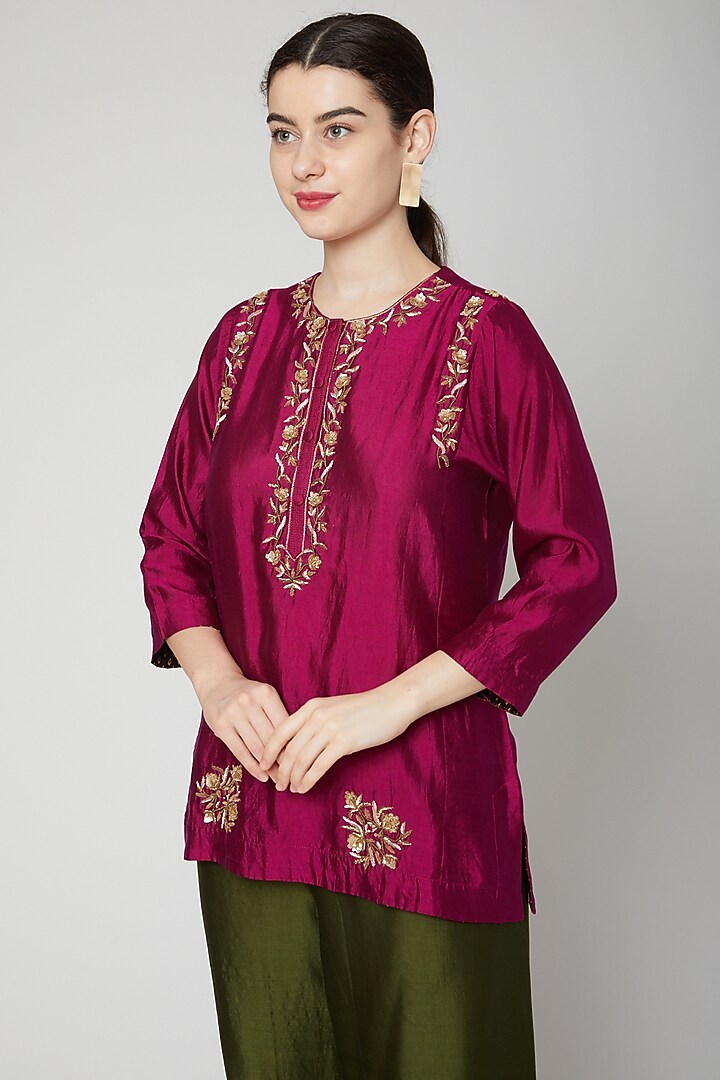 Wine Embroidered Short Kurta by Rachana Ved at Pernia's Pop Up Shop