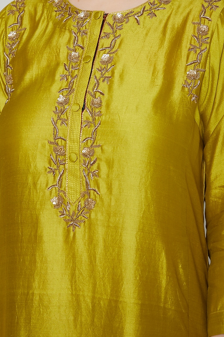 Mehendi Green Embroidered Long Kurta by Rachana Ved at Pernia's Pop Up Shop