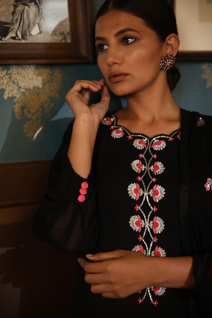 Black Georgette Hand Embroidered Straight Kurta Set by Radha Sharma at Pernia's Pop Up Shop