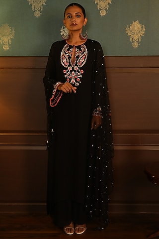 Black Georgette Hand Embroidered Straight Kurta Set by Radha Sharma